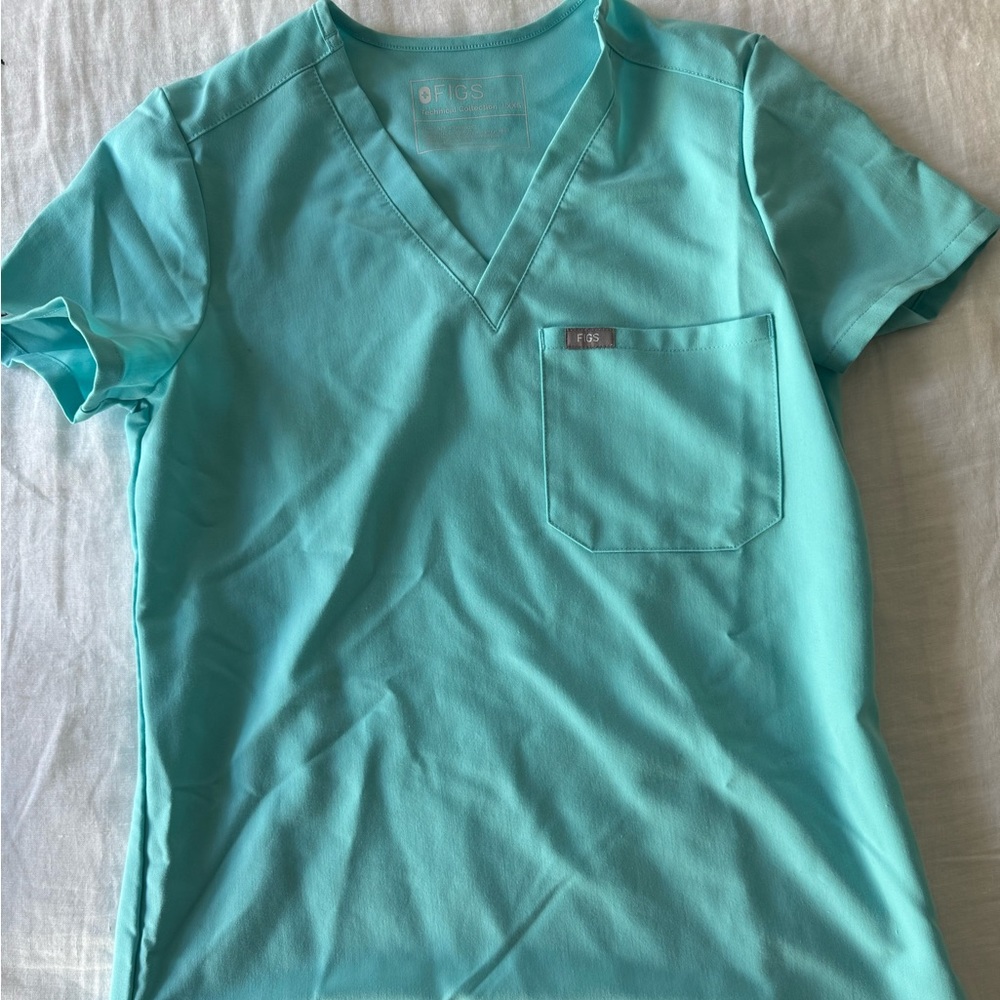 Figs Scrub Top